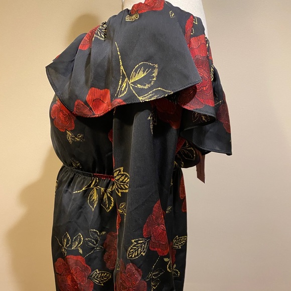 Cupcakes & Cashmere Rose Floral Halter Dress - Picture 10 of 14